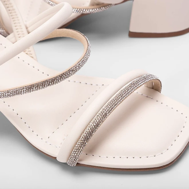 Sandália Gabriela Salto Geométrico Tiras Strass Off White