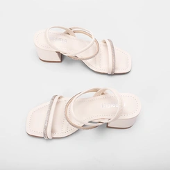 Sandália Gabriela Salto Geométrico Tiras Strass Off White