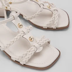 Sandália Gabriela Salto Bloco Tiras Tressê Off White