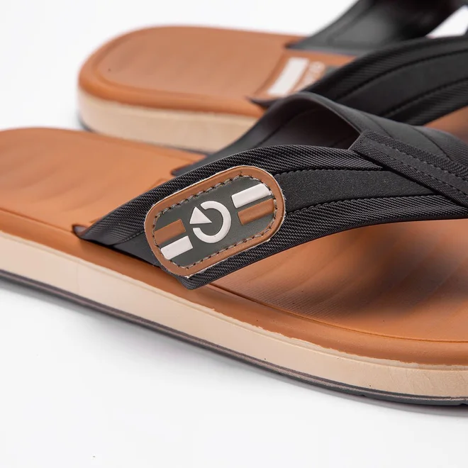Chinelo Cartago Paris II Preto & Marrom
