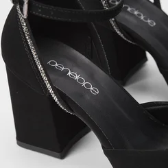 Scarpin Feminino Penélope Tira Strass Nobuck Preto