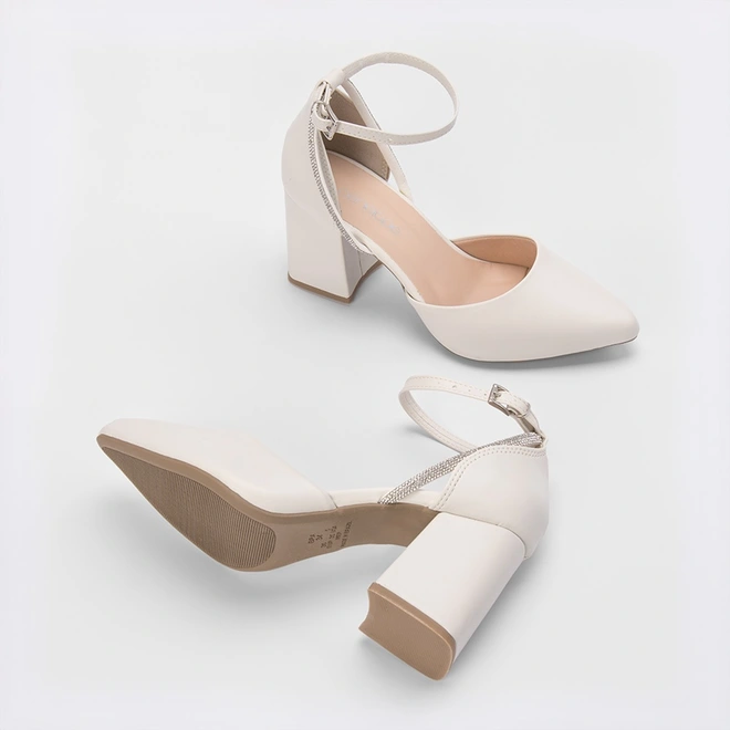 Scarpin Feminino Penélope Tira Strass Off White