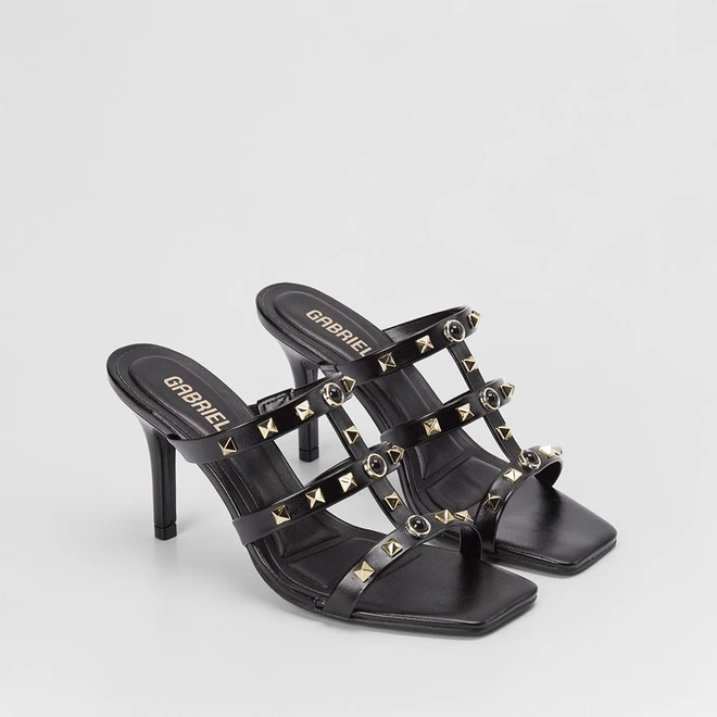Tamanco Gabriela Salto Fino Tachas Preto
