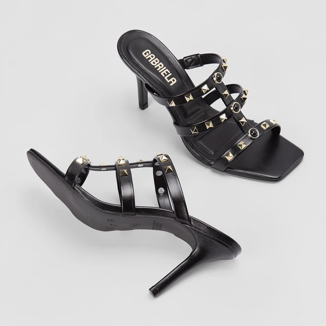 Tamanco Gabriela Salto Fino Tachas Preto