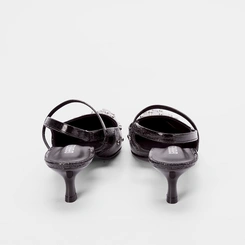 Scarpin Slingback Gabriela Salto Fino Rebite Preto