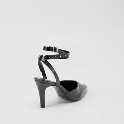 Scarpin Slingback Gabriela Tiras Cruzadas Rebite Preto