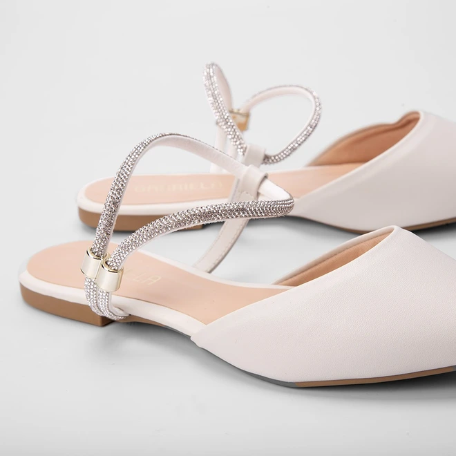 Sapatilha Slingback Feminina Gabriela Tira Strass Off White