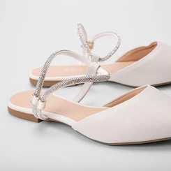 Sapatilha Slingback Feminina Gabriela Tira Strass Off White