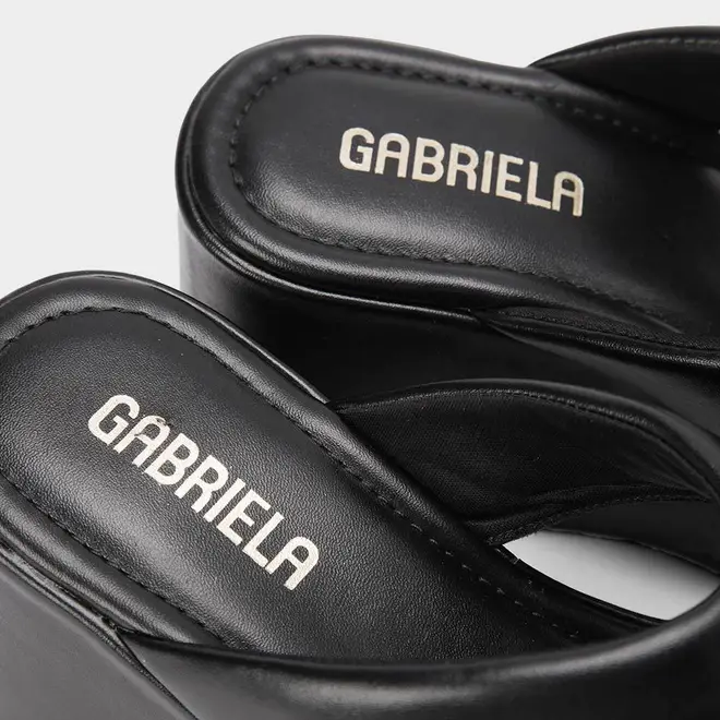 Tamanco Feminino Gabriela Plataforma Tira de Dedo Puffer Preto