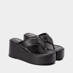 Tamanco Feminino Gabriela Plataforma Tira de Dedo Puffer Preto