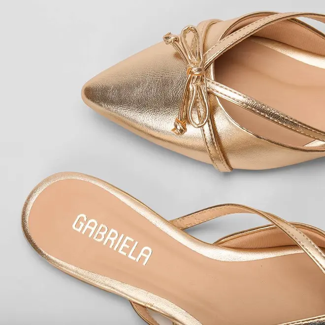 Mule Gabriela Detalhe Laço Dourado