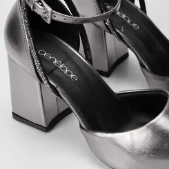 Scarpin Feminino Penélope Tira Strass Metalizado Grafite
