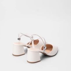 Scarpin Slingback Feminino Penélope Salto Geométrico Tira Strass Off White