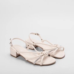Sandália Feminina Penélope Mutitiras Detalhe Nó & Strass Off White