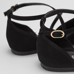 Sapatilha Feminina Gabriela Detalhe Fivela Nobuck Preto