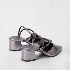 Scarpin Slingback Feminino Penélope Salto Geométrico Tira Strass Metalizada Preto