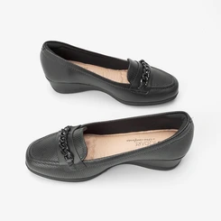 Mocassim Modare Ultraconforto Anabela Detalhe Perfuros & Corrente Preto