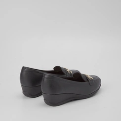 Mocassim Modare Ultraconforto Anabela Detalhe Fivela Preto