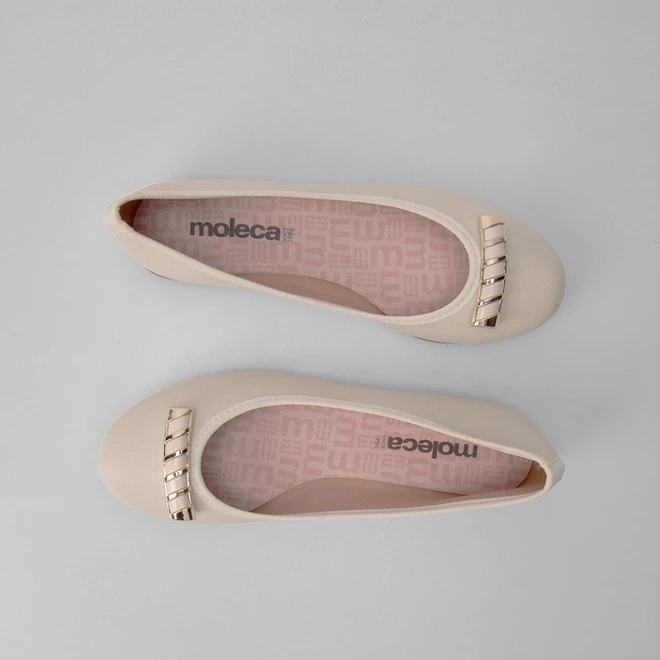 Sapatilha Moleca Detalhe Enfeite Metalizado Off White