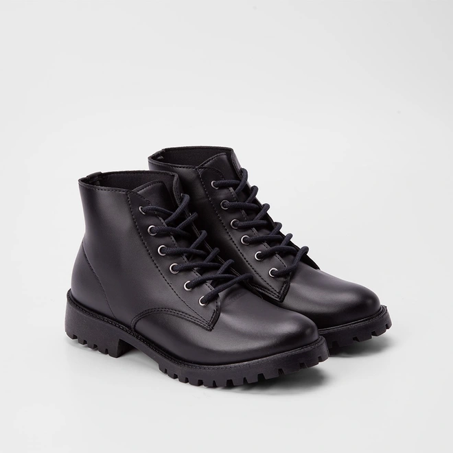 Bota Coturno Penélope Tratorada Preto