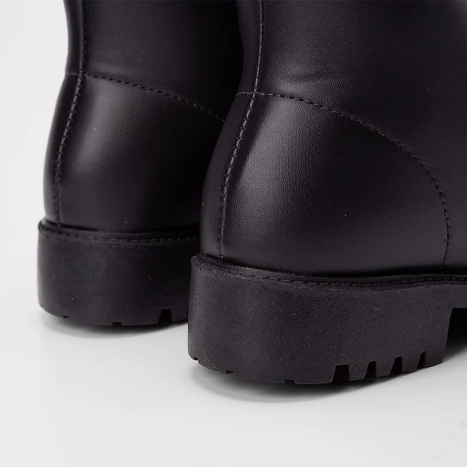Bota Coturno Penélope Tratorada Preto
