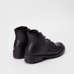 Bota Coturno Penélope Tratorada Preto