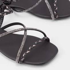 Sandália Rasteira Penélope Tiras Tressê & Strass Metalizado Preto