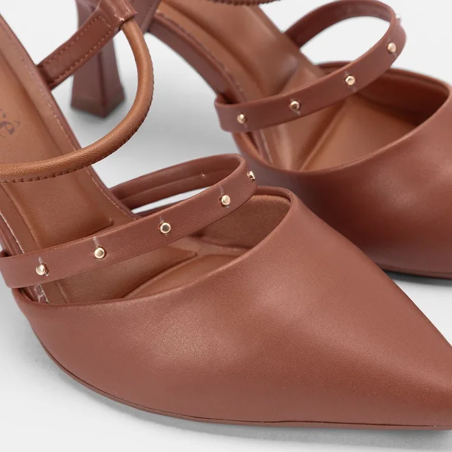 Scarpin Slingback Bebecê Tira Detalhada Caramelo
