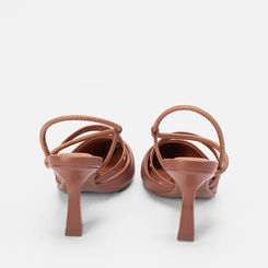 Scarpin Slingback Bebecê Tira Detalhada Caramelo