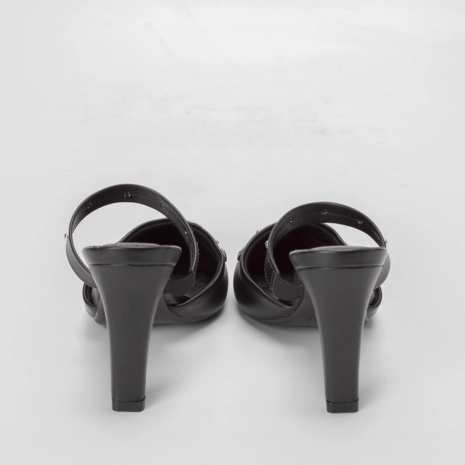 Mule Gabriela Salto Fino Rebites Preto