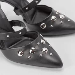 Mule Gabriela Salto Fino Rebites Preto