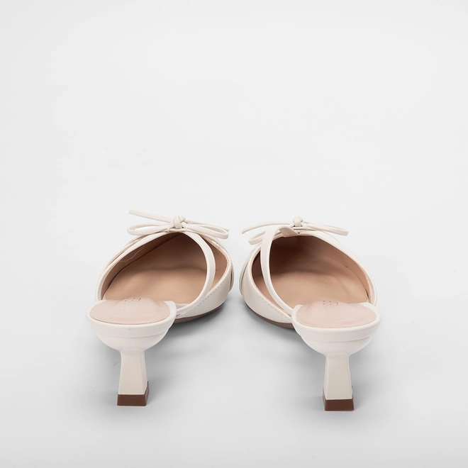 Mule Feminino Gabriela Salto Médio Flare Enfeite Laço Off White