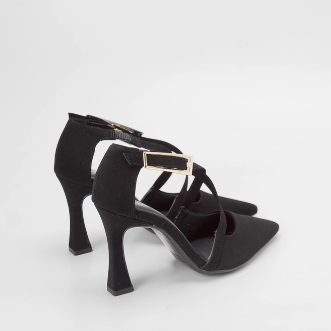 Scarpin Bebecê Fivela Estilizada Nobuck Preto