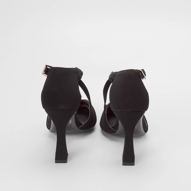 Scarpin Bebecê Fivela Estilizada Nobuck Preto