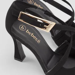 Scarpin Bebecê Fivela Estilizada Nobuck Preto