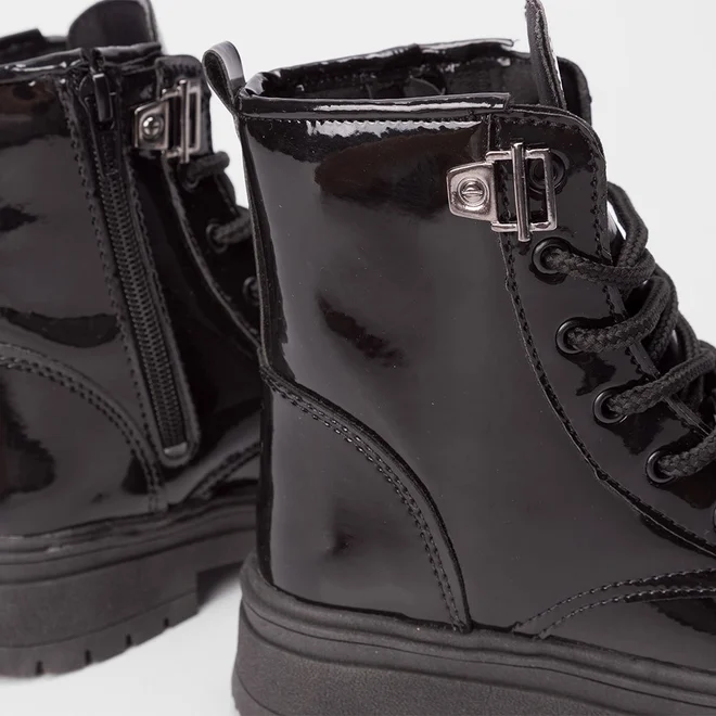 Bota Coturno Infantil Gabrielinha Ilhós Verniz Preto