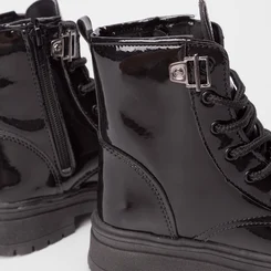 Bota Coturno Infantil Gabrielinha Ilhós Verniz Preto