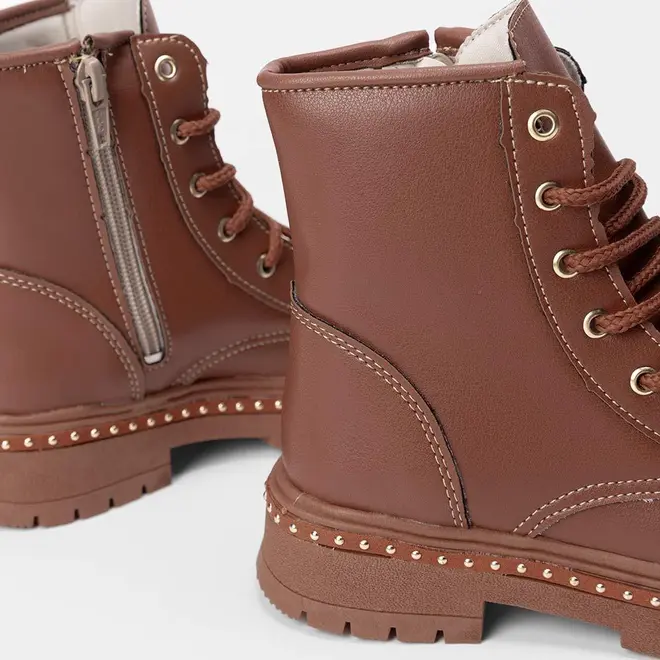 Bota Coturno Infantil Gabrielinha Solado Rebite Caramelo