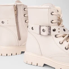 Bota Coturno Infantil Gabrielinha Detalhe Fivela Off White