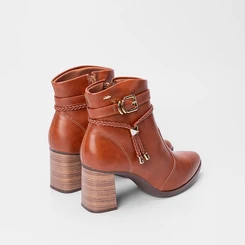 Ankle Boot Dakota Detalhe Fivela & Tressê Caramelo