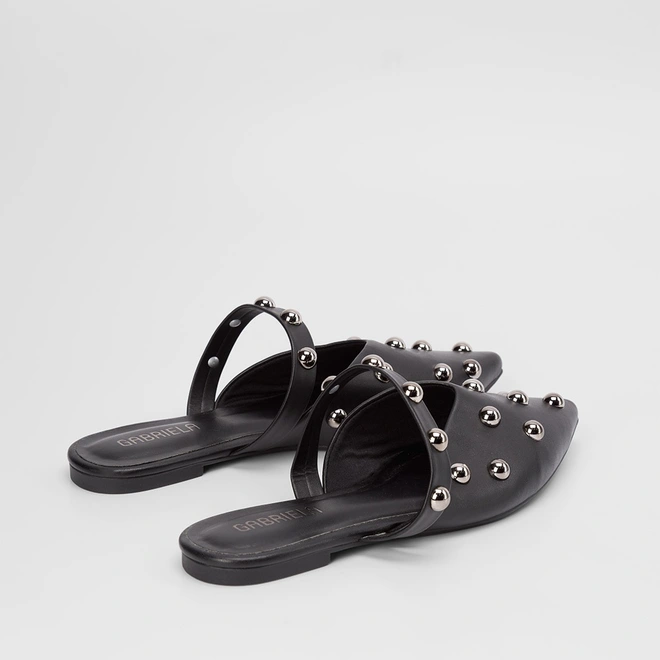 Mule Gabriela Decote Tira & Rebite Preto