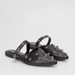 Mule Gabriela Decote Tira & Rebite Preto