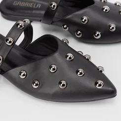 Mule Gabriela Decote Tira & Rebite Preto