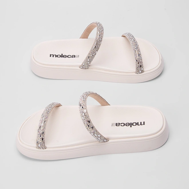 Rasteira Papete Moleca Flat Tiras em Pedraria Off White