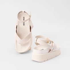 Sandália Moleca Plataforma Tiras de Dedo Off White