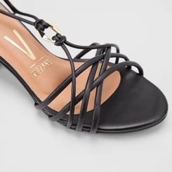 Sandália Vizzano Tiras Cruzadas Slim Amarração Preto