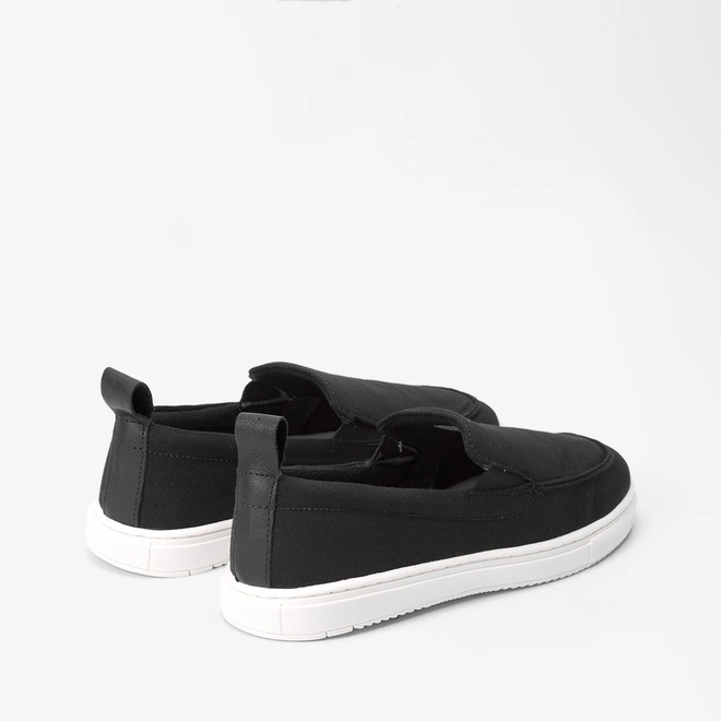 Slip On Woche Básico Preto