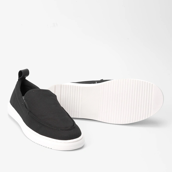 Slip On Woche Básico Preto