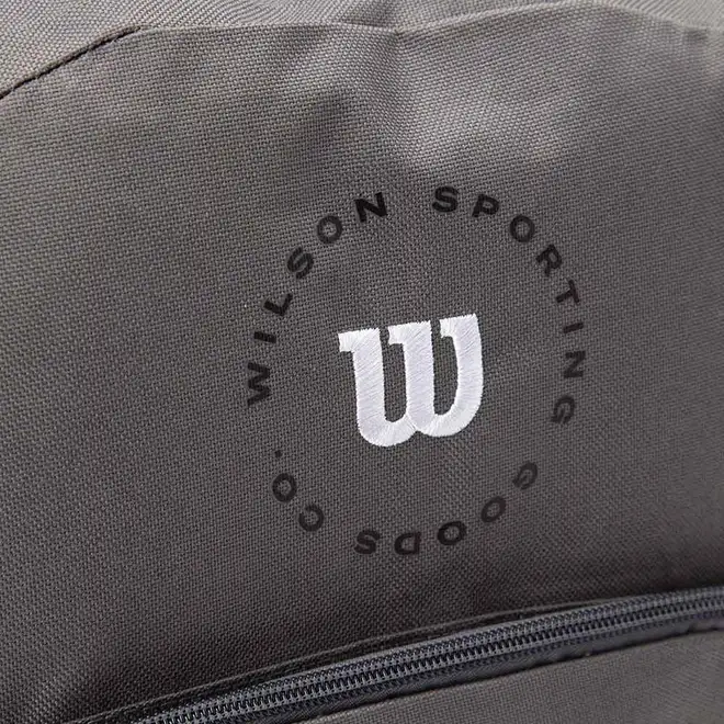 Mochila Wilson Logo Bordado & Bolso Frontal Cinza