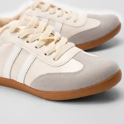 Tênis Casual Feminino Penélope Detalhe Recorte Nobuck Bege & Cinza